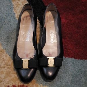 Ferragamo cap toe pump